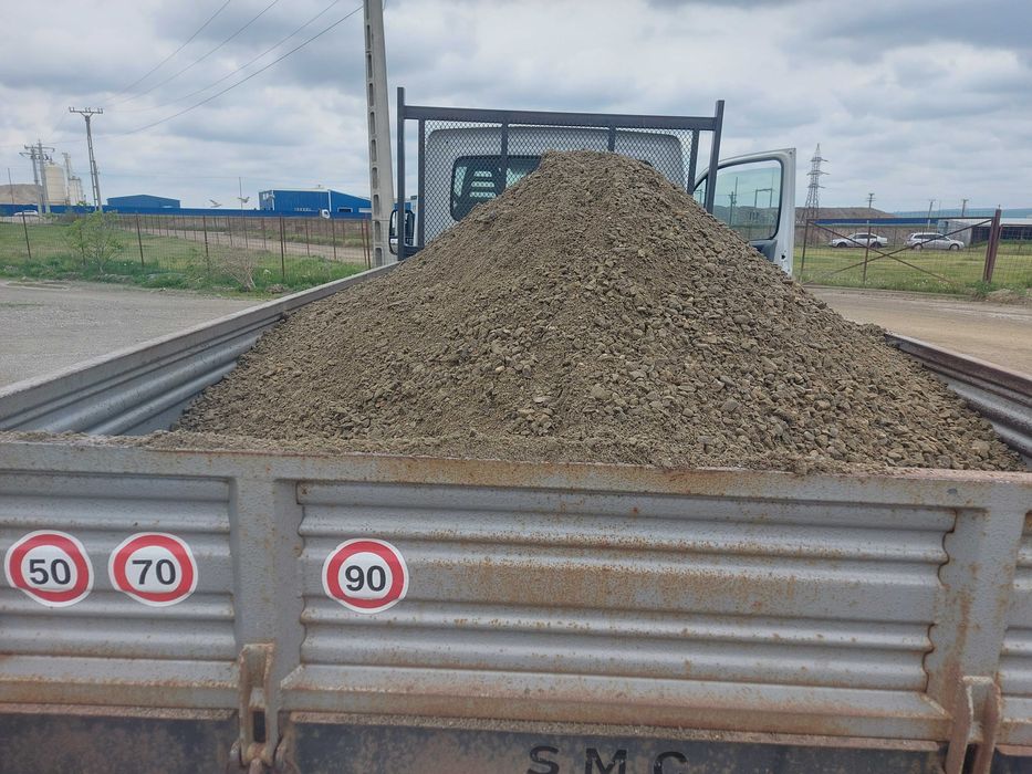 Transport balast,nisip,gunoi putrezit,pământ negru !