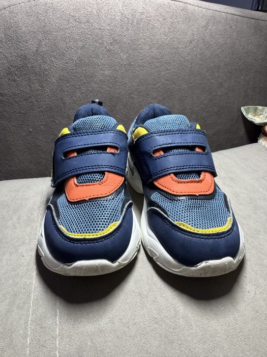 Кроссовки детские