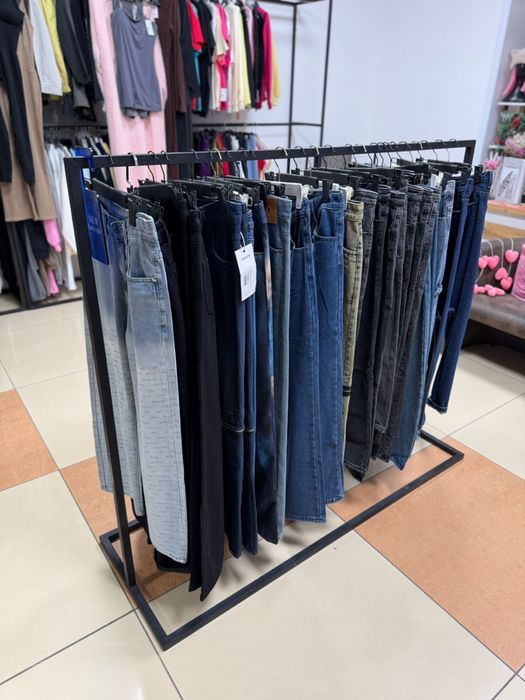 Продам рейл для одежды