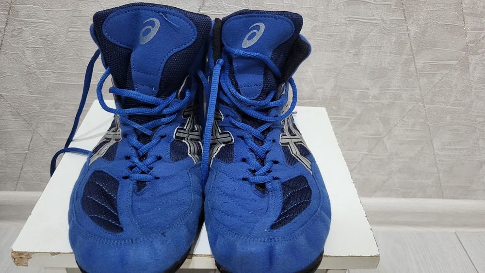 Продам спортивную обувь(борцовки),размер 40