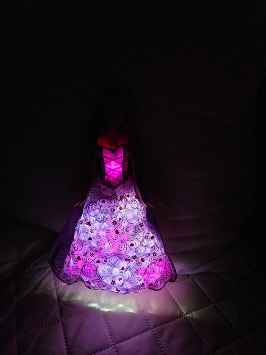 Papusa barbie Rapunzel Mattel Disney Tangled Sing care lumineaza