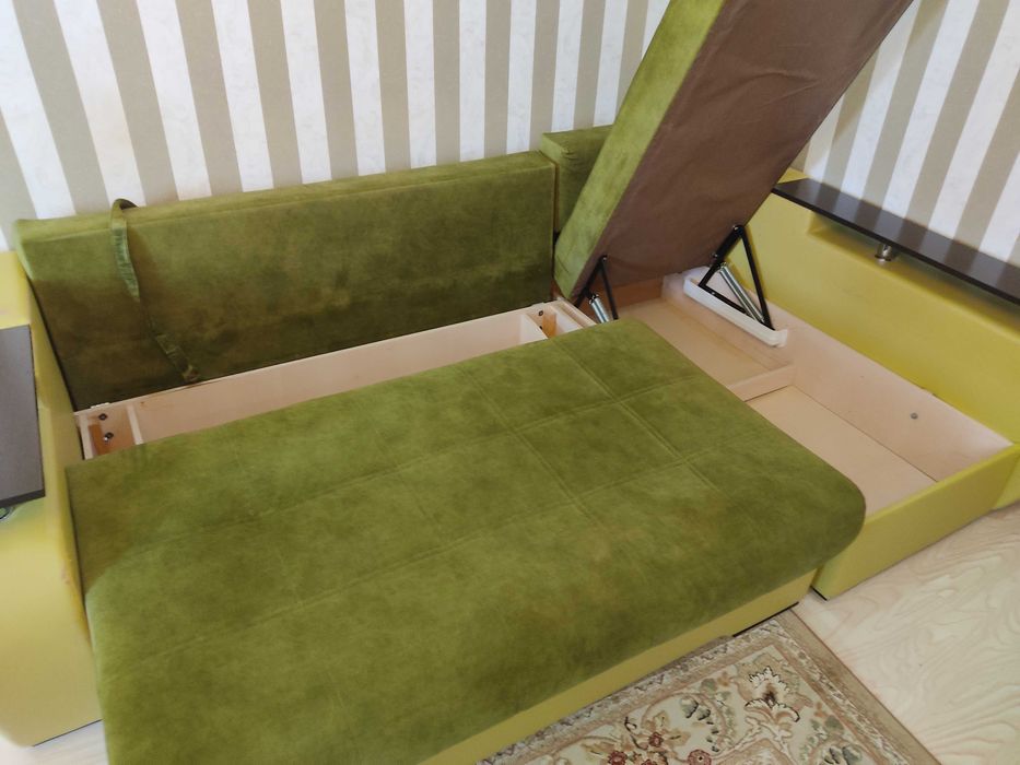 Продаётся угловой диван.