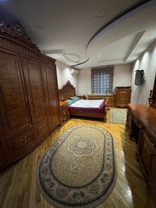 Продается  4 комнатная квартира на первой линии