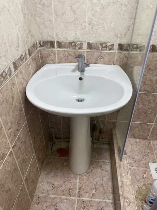 Раковина с пьедесталом