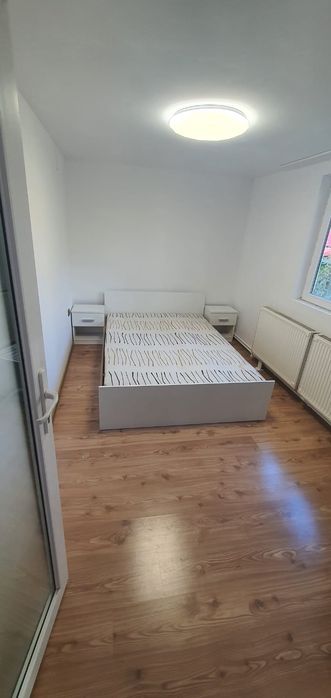 Casa trei camere de închiriat