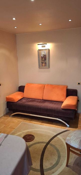 Запазен разтегаем диван