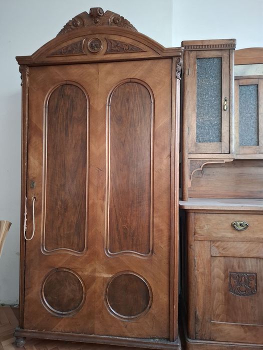 Бароков гардероб и скрин от масивно дърво – рустик стил