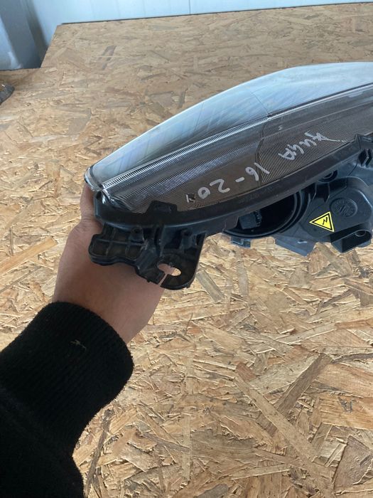 Ляв фар. Фарове. Ford Kuga. Форд Куга. 16-20г. Би ксенон.