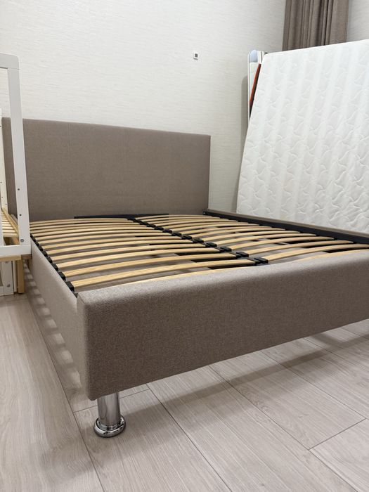 Продаю кровать 160х200 без матраса