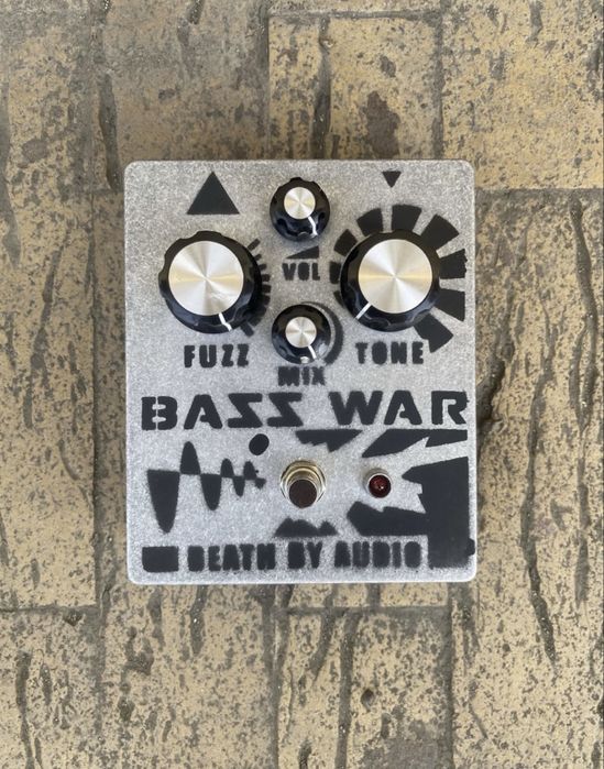 Marshall / Bass War / Keeley Dynatrem