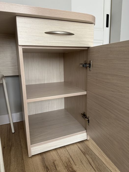 Письменный стол