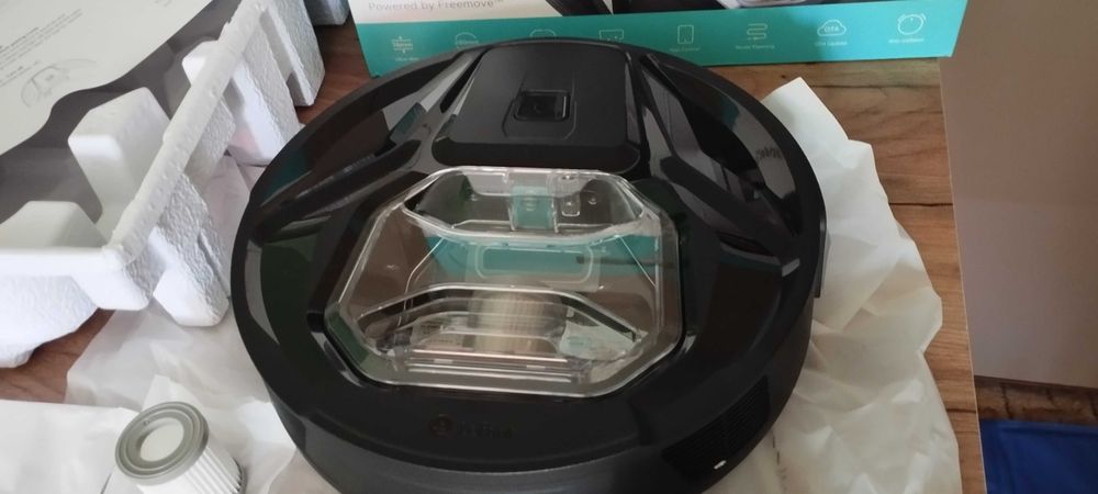 Aspirator robot LEFANT M320 3 in 1 , este nou, pentru aspirare si spalare ideal pentru proprietarii de animale de companie