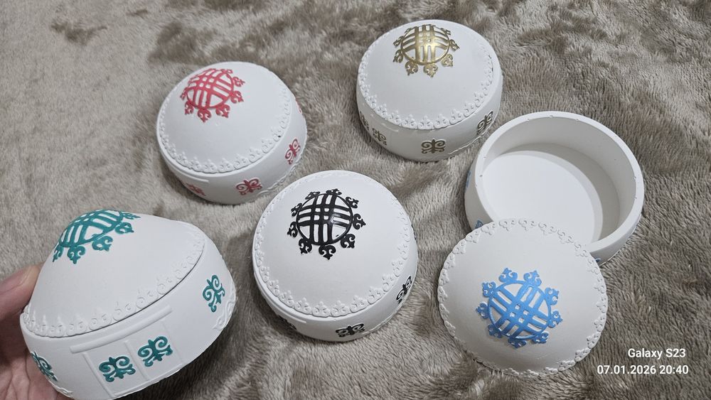 Тойбастар из гипса