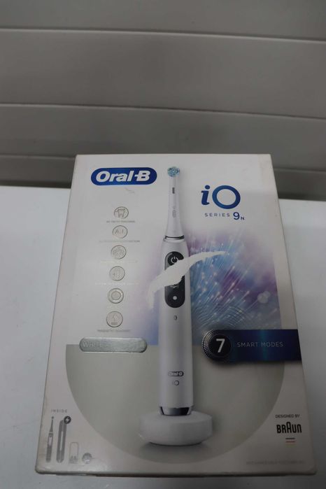 Електрическа четка за зъби Oral-B iO Series 9 - бяла, ДЕФЕКТ в дисплея