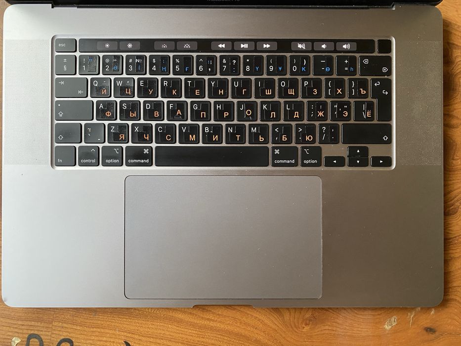 MacBook Pro 16 i9/16/1tb Radeon pro 4Gb workstation