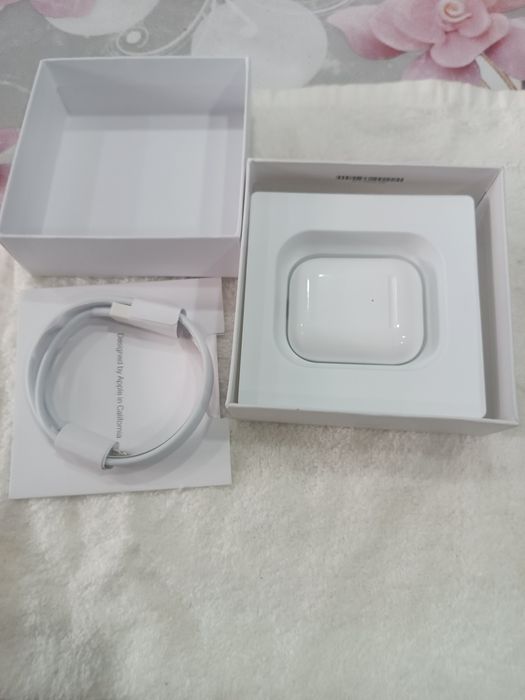 Airpods 2.2  orginal California