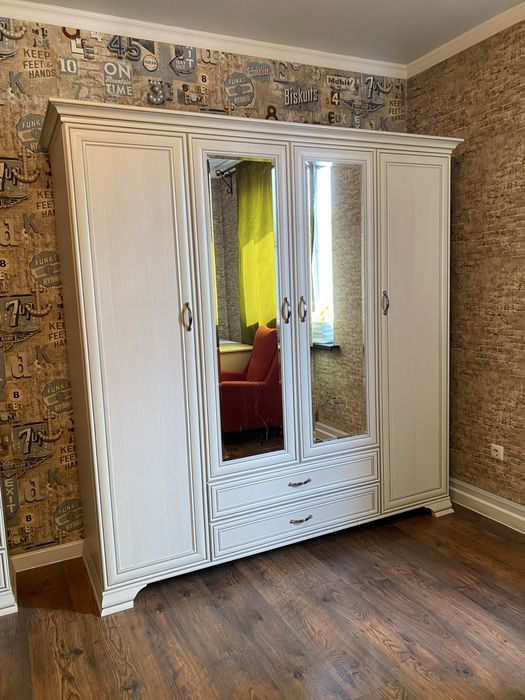 Срочно продаю Спальный гарнитур.