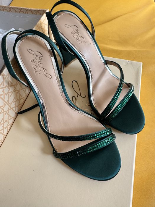 Вечерние босоножки сатиновые