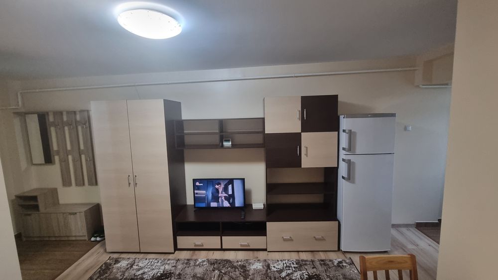 PF închiriez garsonieră  în Galata