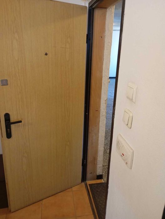 метална входна врата