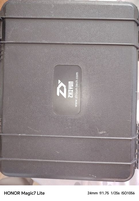 Zhiyun Crane 01 – Ghimball profesional pentru camere / telefon – stare