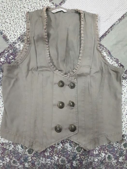 Женская желетка хорошего качества