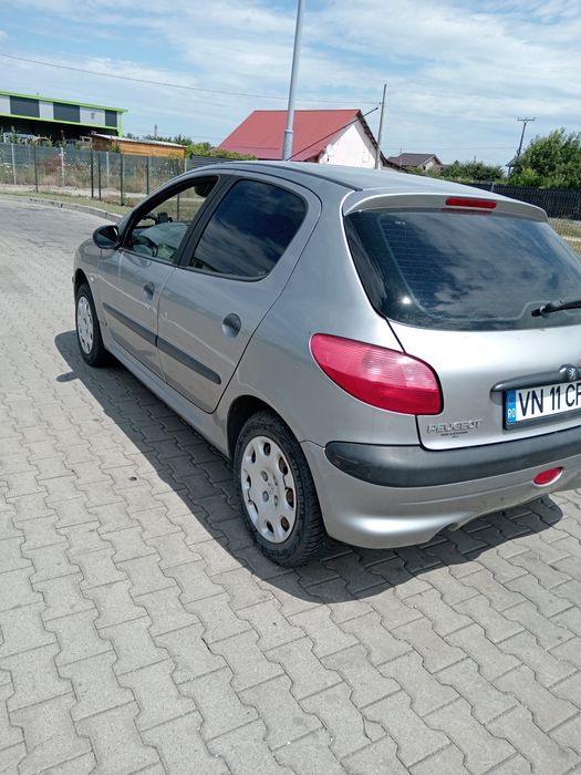 Peugeot 206 1 4 benzina anul 2001