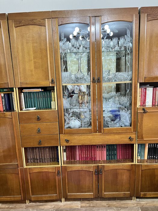 Отдам даром! Стенка белорусская.