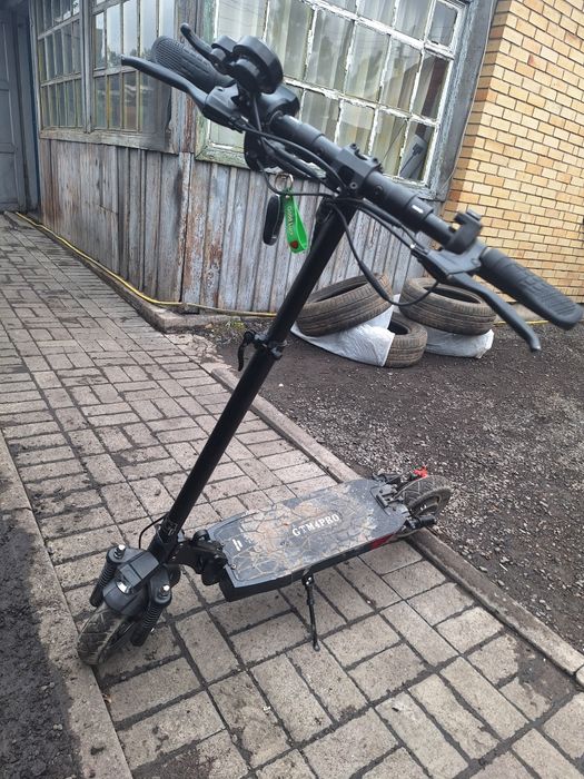 Продам куга м4 про самокат