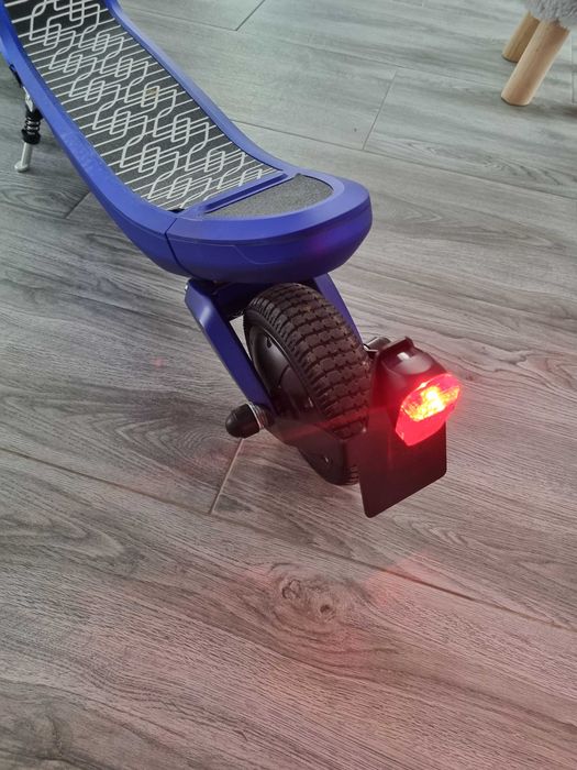 Trotinetă electrică Si.o K2.2 – doar 6 km – albastru metalizat