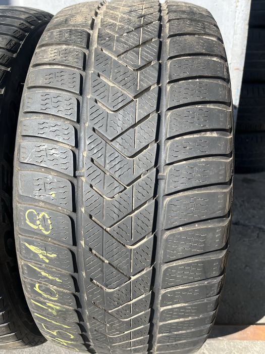 2 бр. зимни гуми 245/40/18 Pirelli MO DOT 3422 4,5 mm