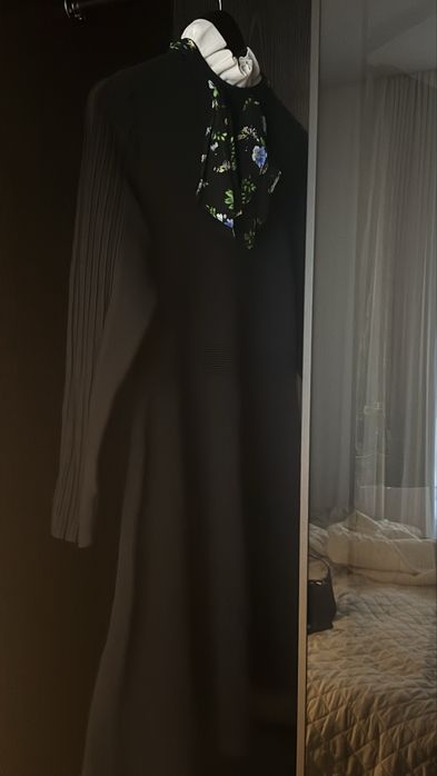 Платье марки Sandro