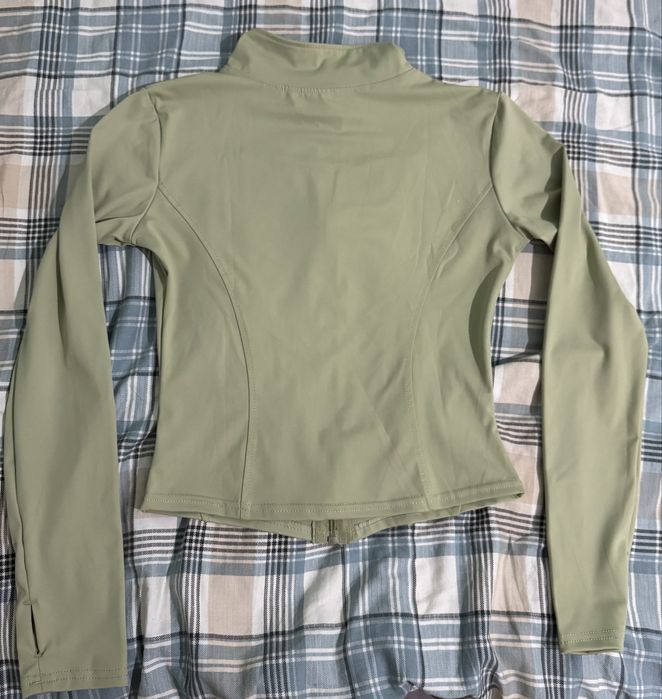 светло-зеленый рашгард