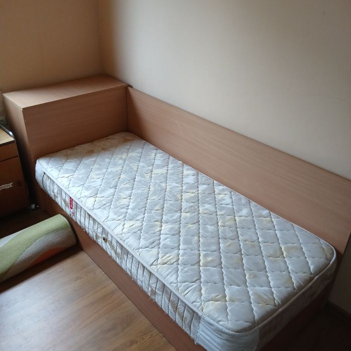 2 легла с матрак.ракла,скрин и гардероб.