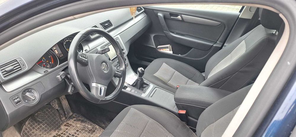 Vînd volkswagen passat