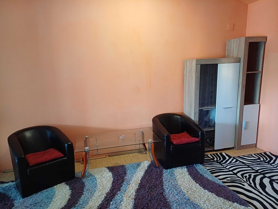 Dau in chirie apartament 2 camere in Cluj-N