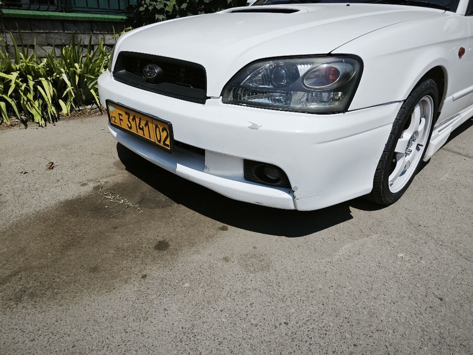 Продам бампер передний Subaru  b4