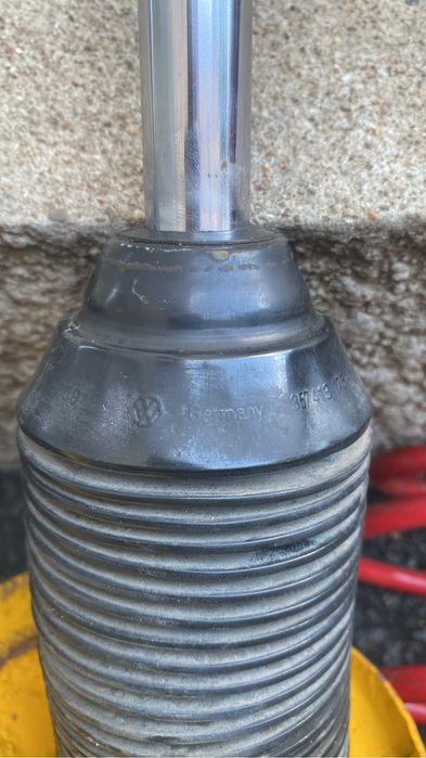 Продам стойки -50 на гольф 3 пассат б3