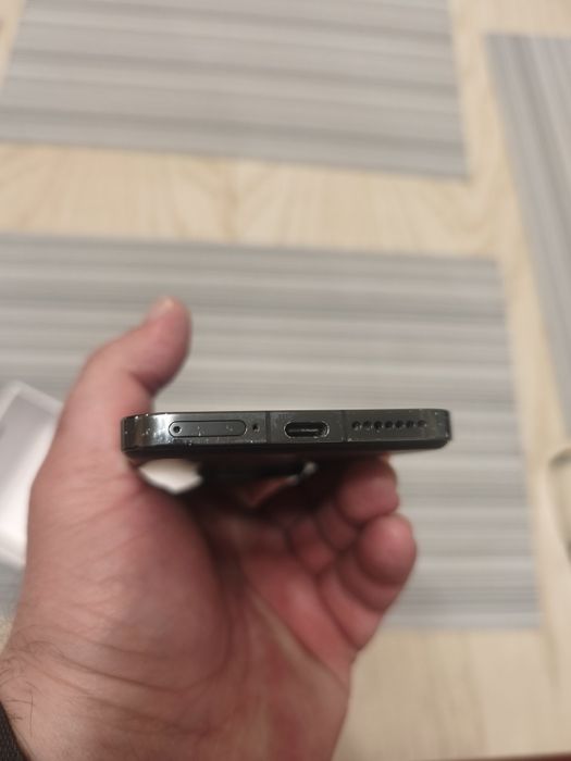 Продавам xiaomi 14