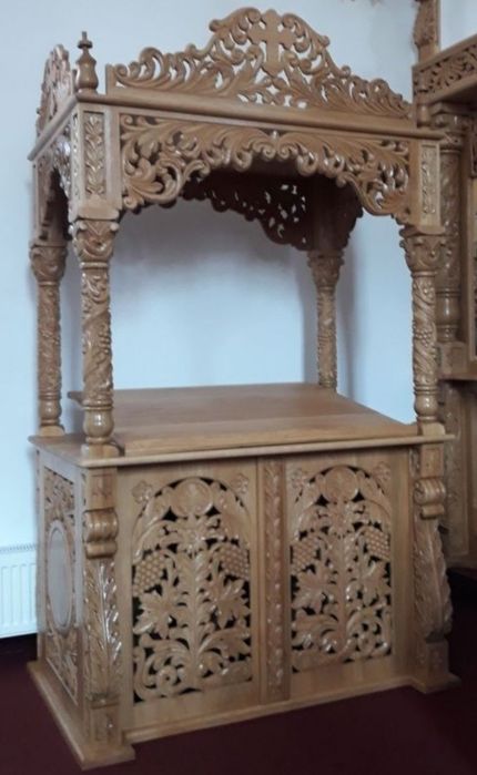 Catapeteasma Baldachin