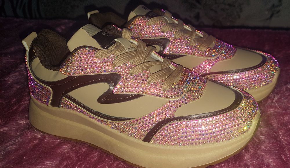 Продам кросовки..