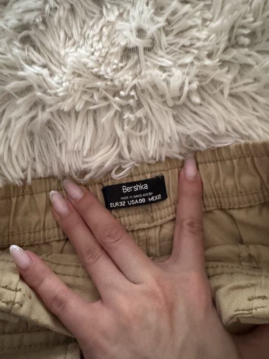 Чисто нова пола Bershka