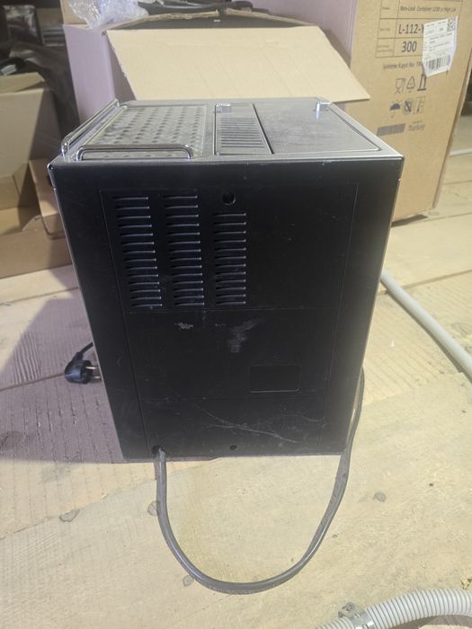 Aparat cafea boabe Delonghi primadona