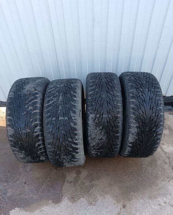 Продам диски с резиной на БМВ R17