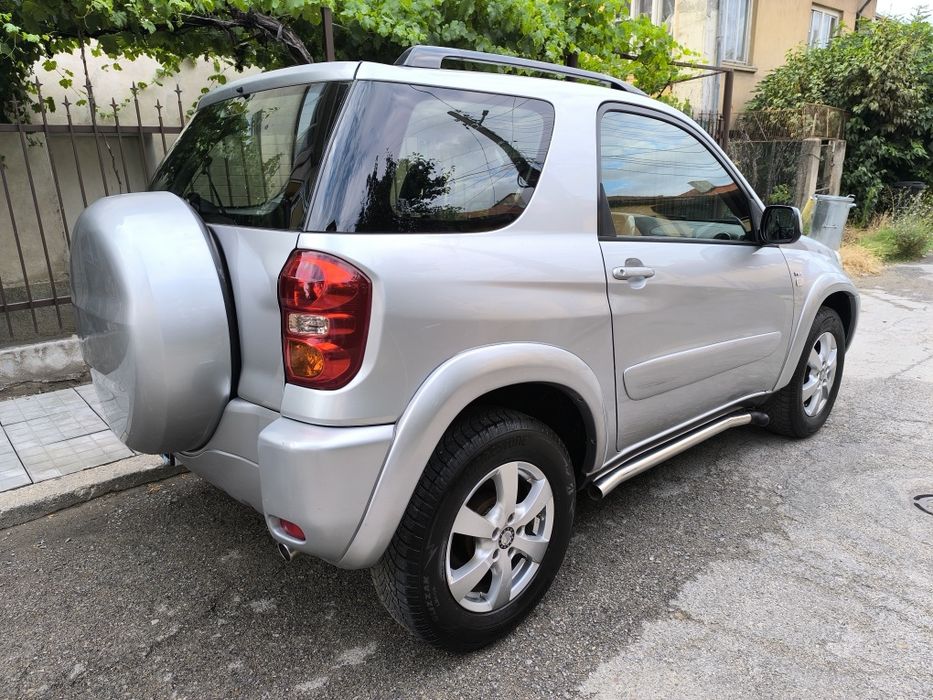 Toyta rav4 2.0 бензин 150кс 4х4 2005г