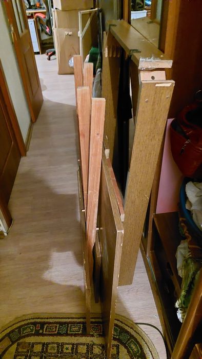 Отдам даром диван, стол