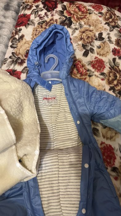 Продам детские комбинезоны