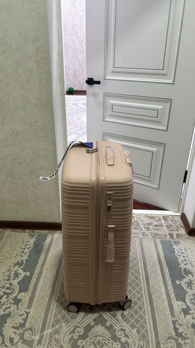 Новый чемодан сатылады