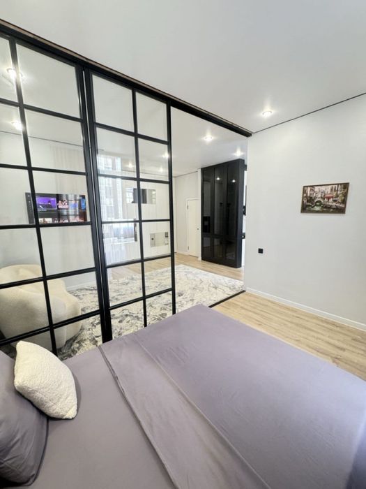 УНИВЕРСАМ 2х квартира люкс