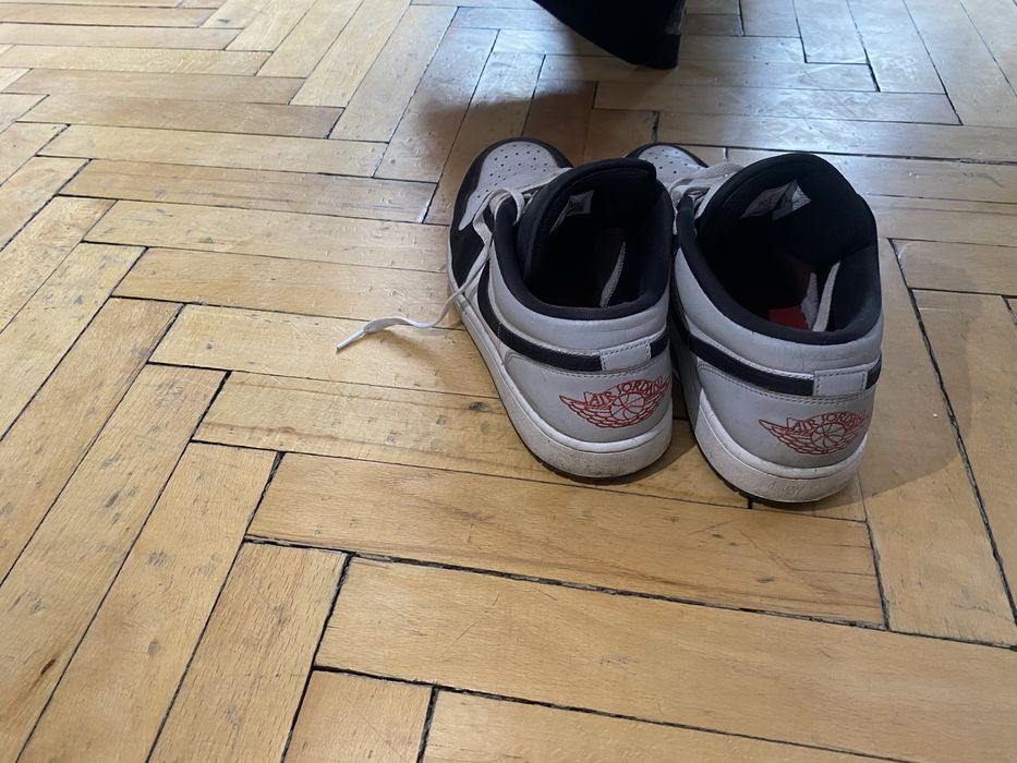 Vând jordan1 low